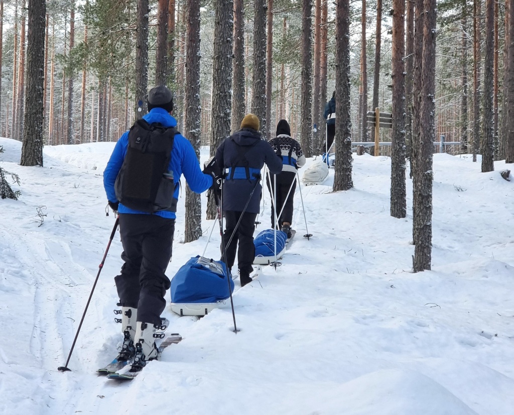 Rytöreissu hiihtäen Keski-Suomen risuisiin ja kivikkoisiin metsiin